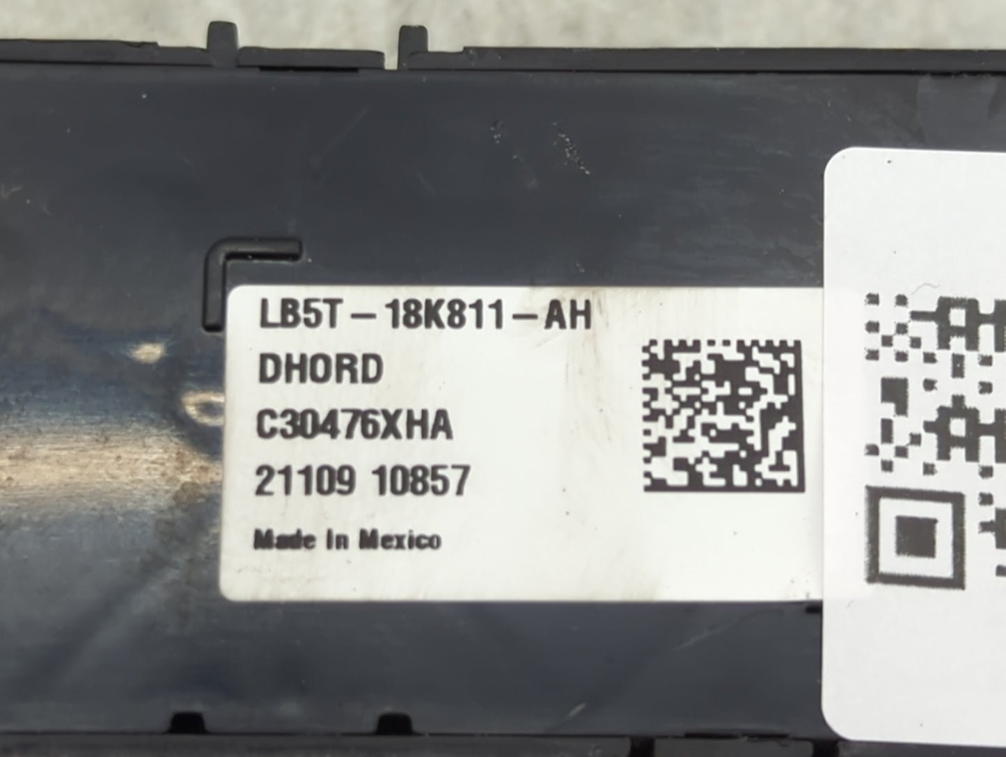 2021 Ford Explorer Climate Control Module Temperature AC/Heater Replacement P/N:LB5T-18K811-AH Fits OEM Used Auto Parts - Oe