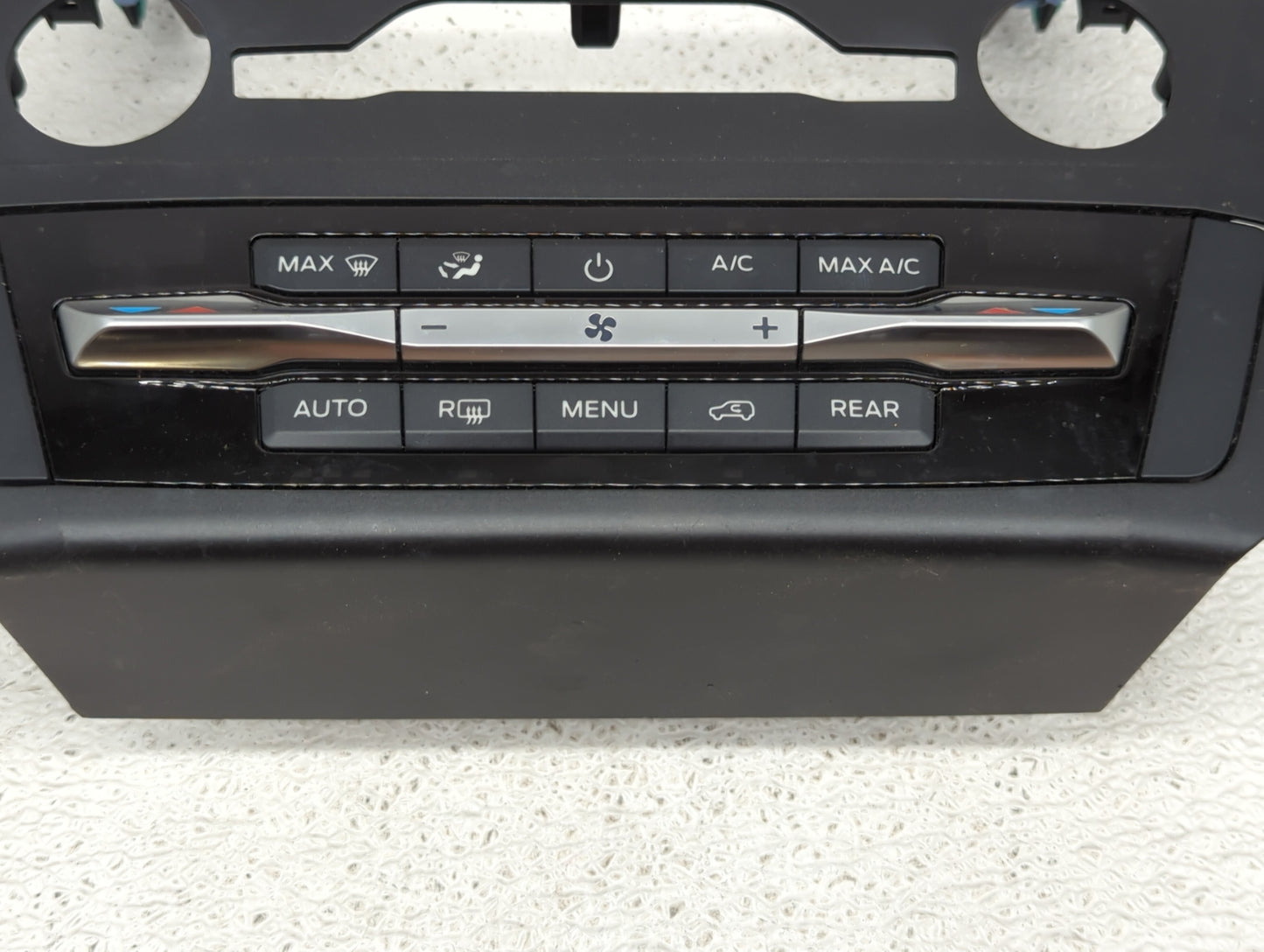 2021 Ford Explorer Climate Control Module Temperature AC/Heater Replacement P/N:LB5T-18C612-AF LB5T-18K811-AH Fits OEM Used 