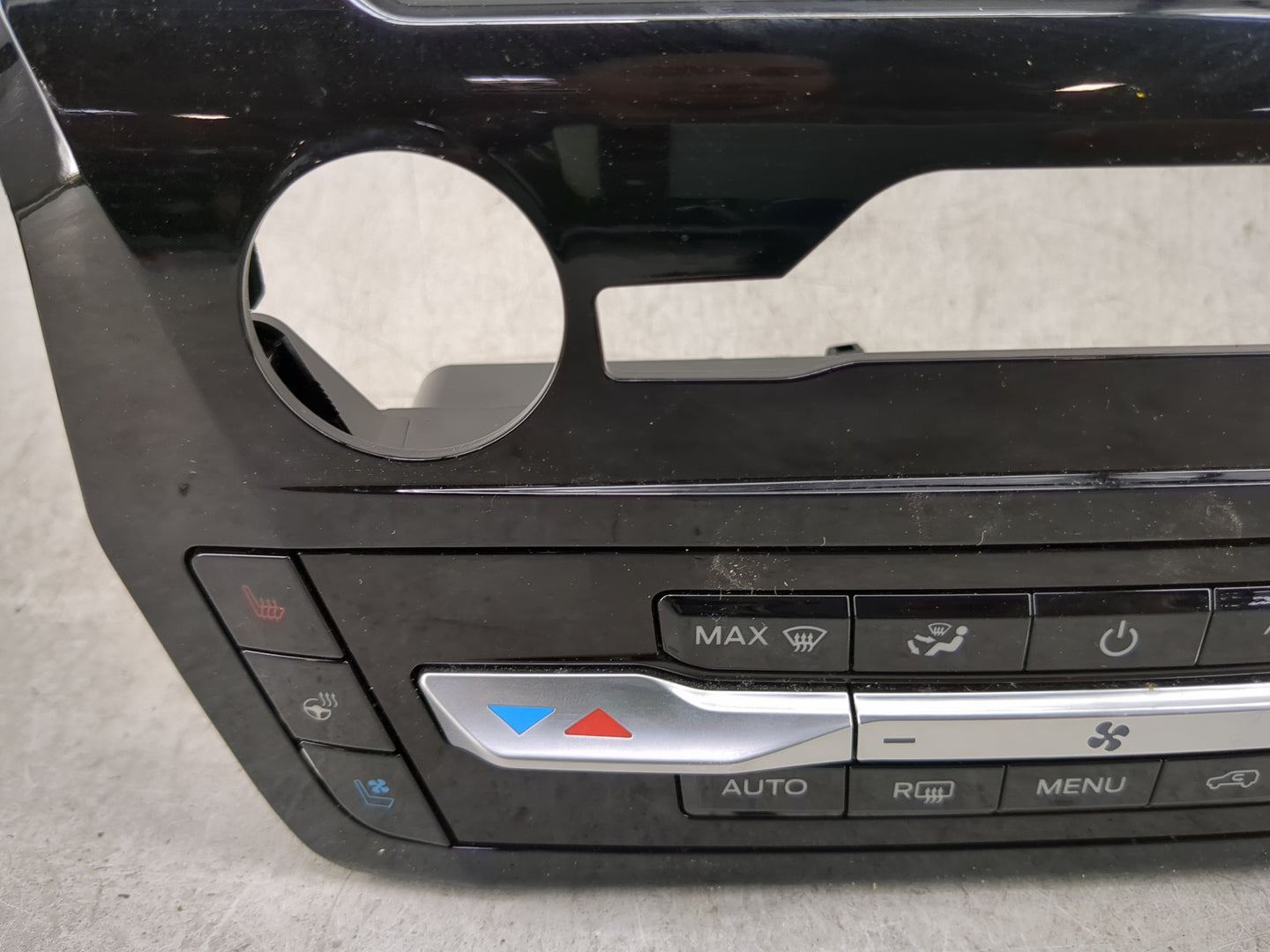 2021 Ford Explorer Climate Control Module Temperature AC/Heater Replacement P/N:LB5T-18C612-EG Fits OEM Used Auto Parts - Oe