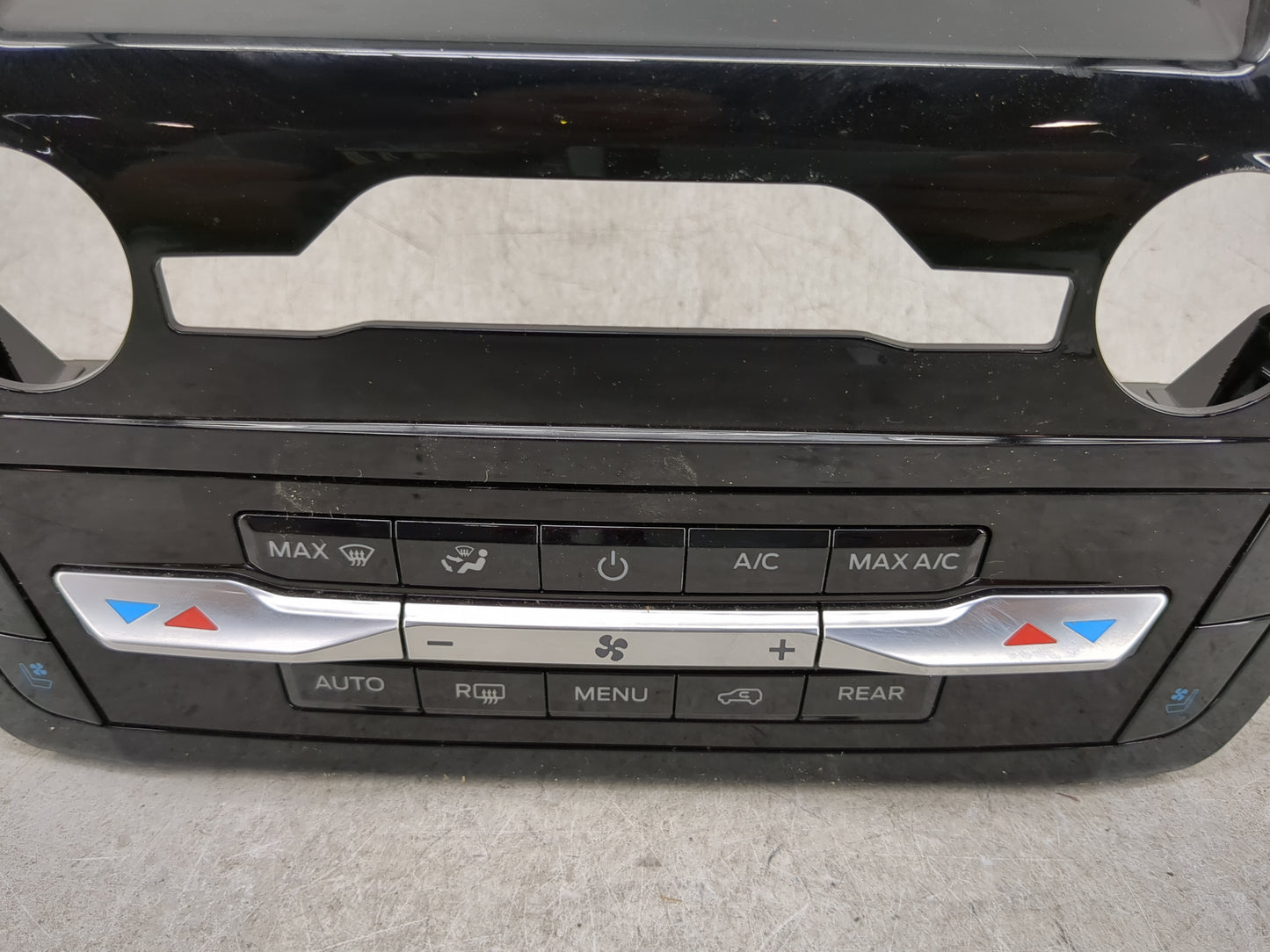2021 Ford Explorer Climate Control Module Temperature AC/Heater Replacement P/N:LB5T-18C612-EG Fits OEM Used Auto Parts - Oe