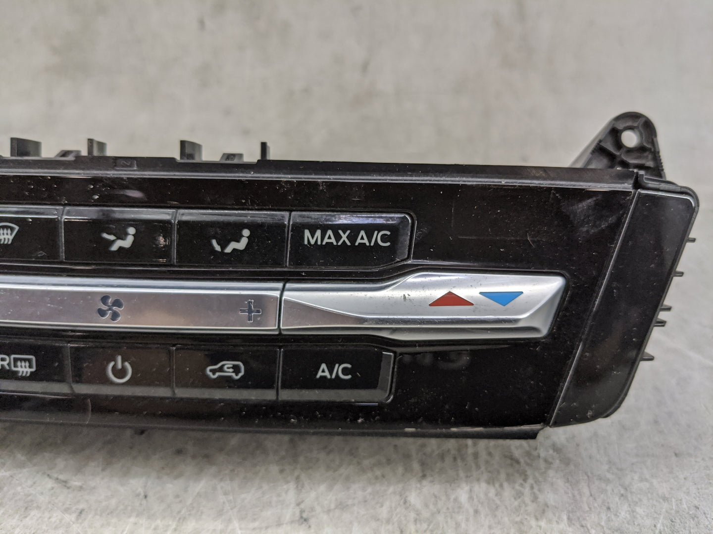 2021 Ford Explorer Climate Control Module Temperature AC/Heater Replacement P/N:LB5T-18C612-HG Fits OEM Used Auto Parts - Oe