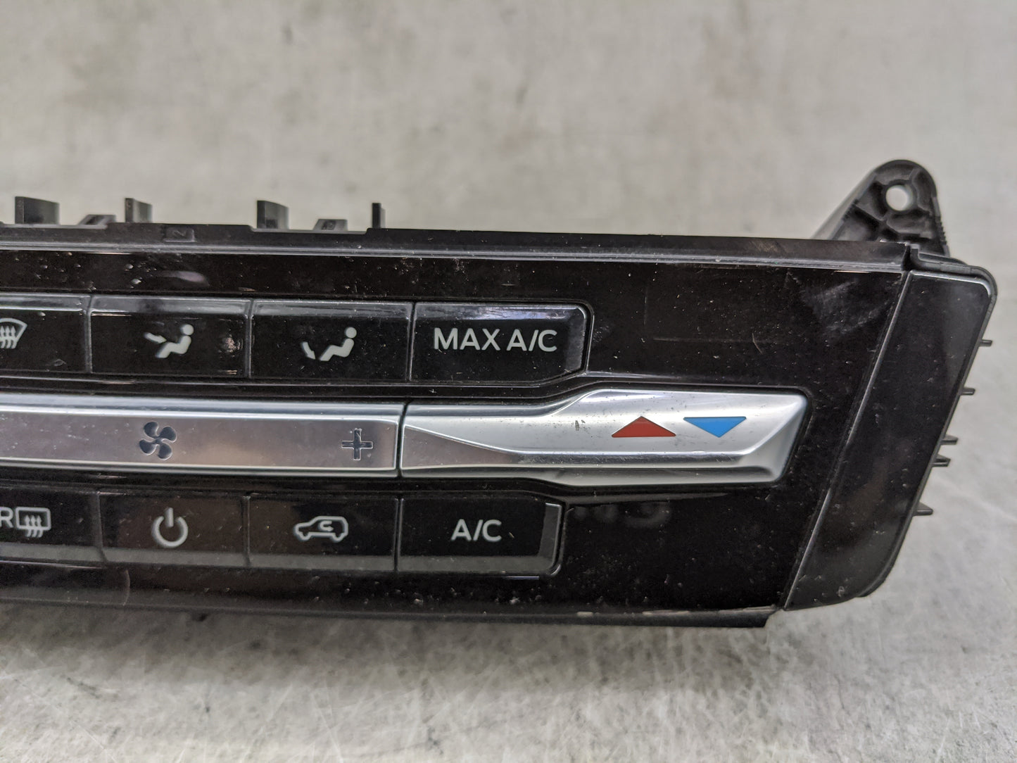 2021 Ford Explorer Climate Control Module Temperature AC/Heater Replacement P/N:LB5T-18C612-HG Fits OEM Used Auto Parts - Oe