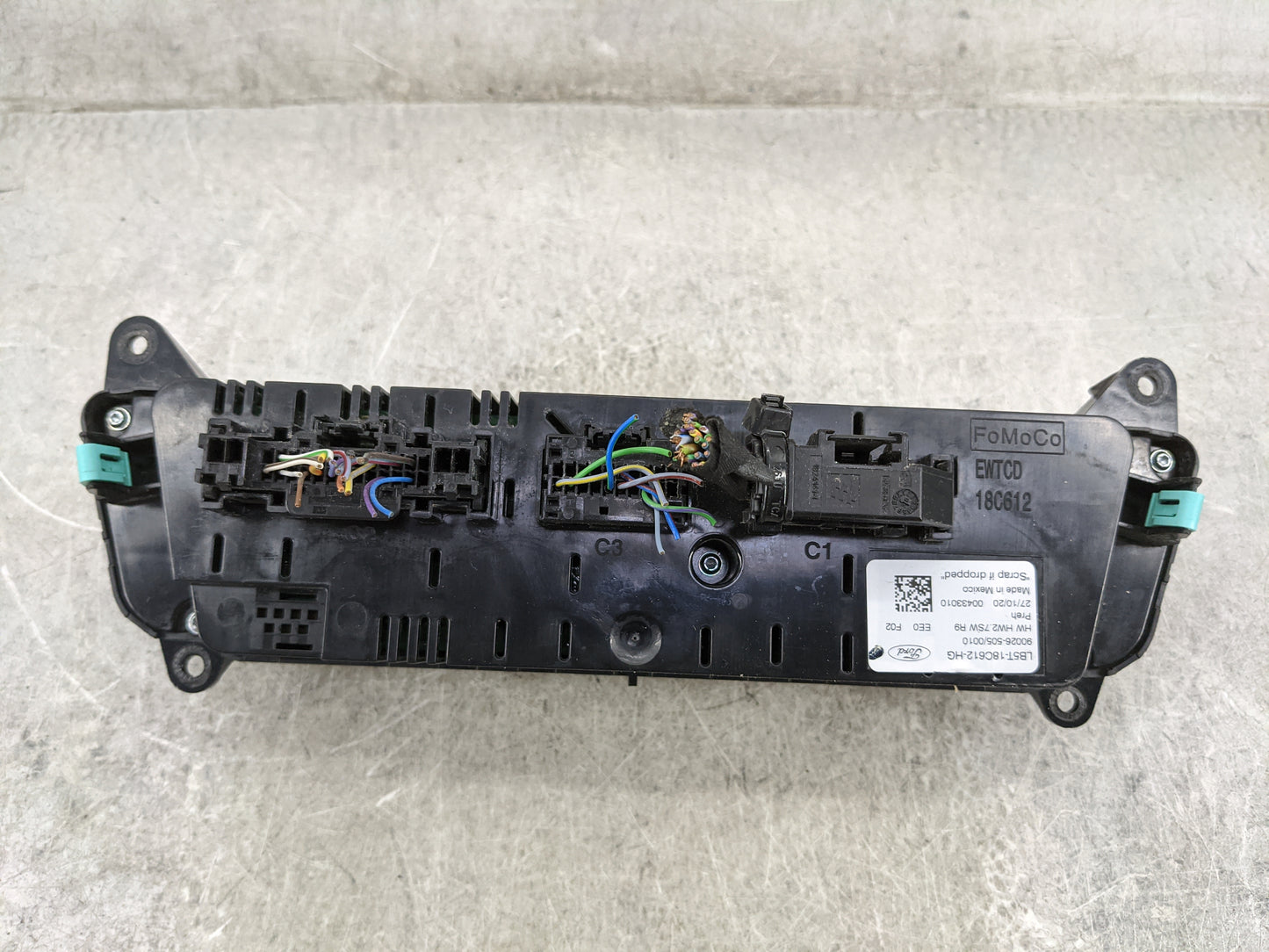 2021 Ford Explorer Climate Control Module Temperature AC/Heater Replacement P/N:LB5T-18C612-HG Fits OEM Used Auto Parts - Oe