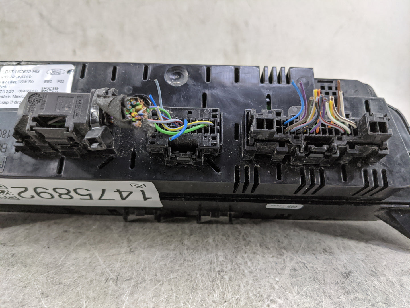 2021 Ford Explorer Climate Control Module Temperature AC/Heater Replacement P/N:LB5T-18C612-HG Fits OEM Used Auto Parts - Oe