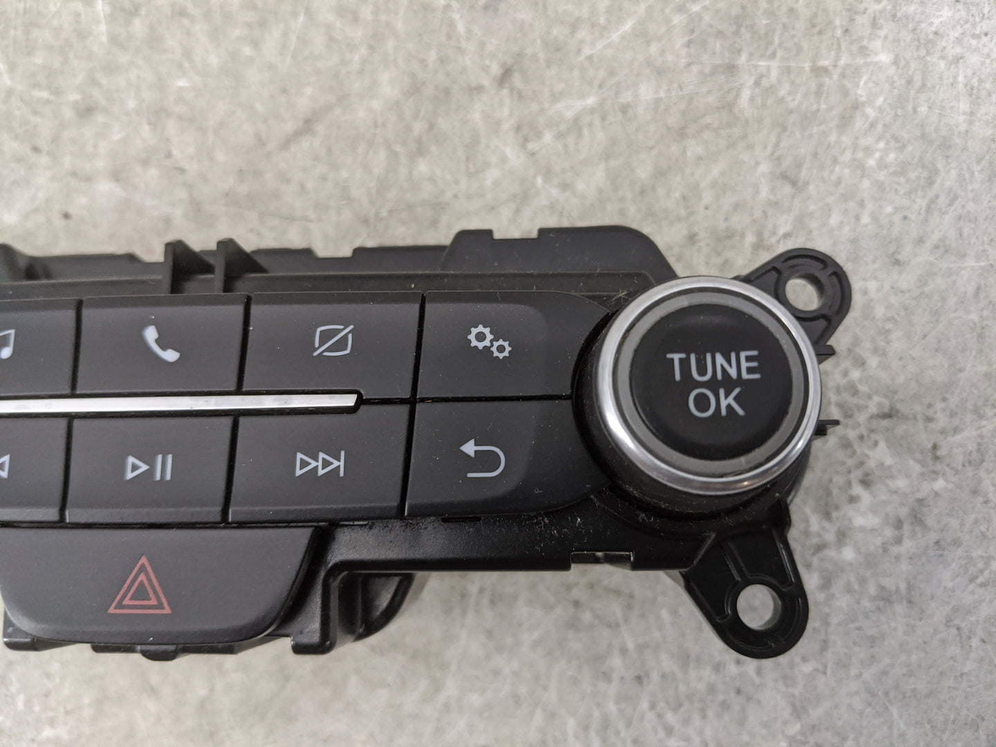 2021 Ford Explorer Radio Control Panel 1476447 - Oemusedautoparts1.com