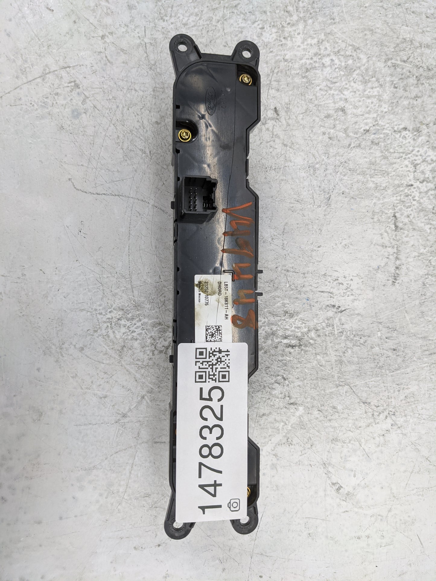 2021 Ford Explorer Radio AM FM Cd Player Receiver Replacement P/N:LB5T-18K811-AH Fits OEM Used Auto Parts - Oemusedautoparts
