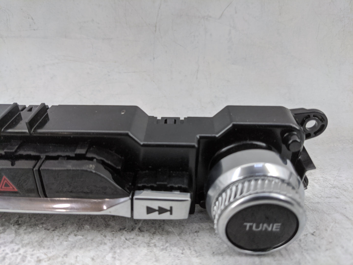 2021 Ford Explorer Radio AM FM Cd Player Receiver Replacement P/N:LB5T-18K811-AH Fits OEM Used Auto Parts - Oemusedautoparts