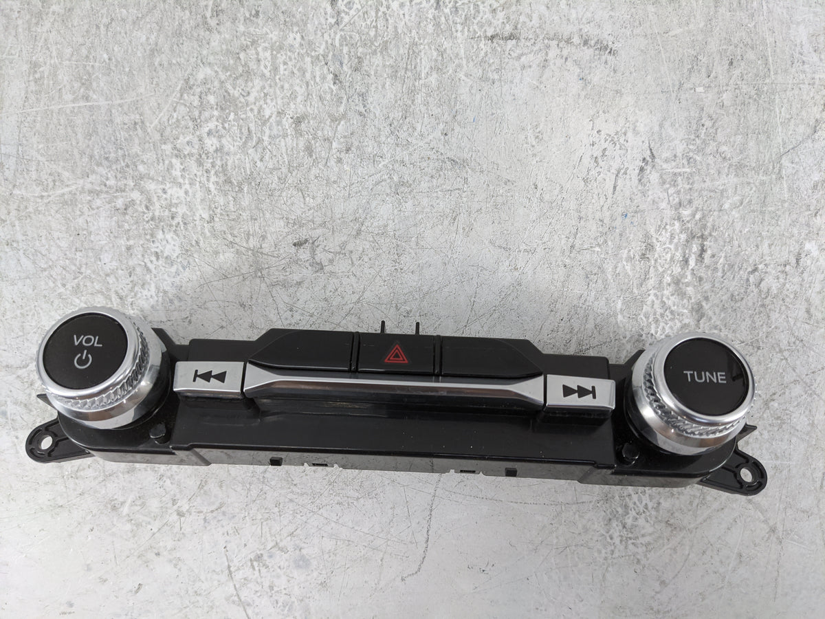 2021 Ford Explorer Radio AM FM Cd Player Receiver Replacement P/N:LB5T-18K811-AH C30476XHA Fits OEM Used Auto Parts - Oemuse