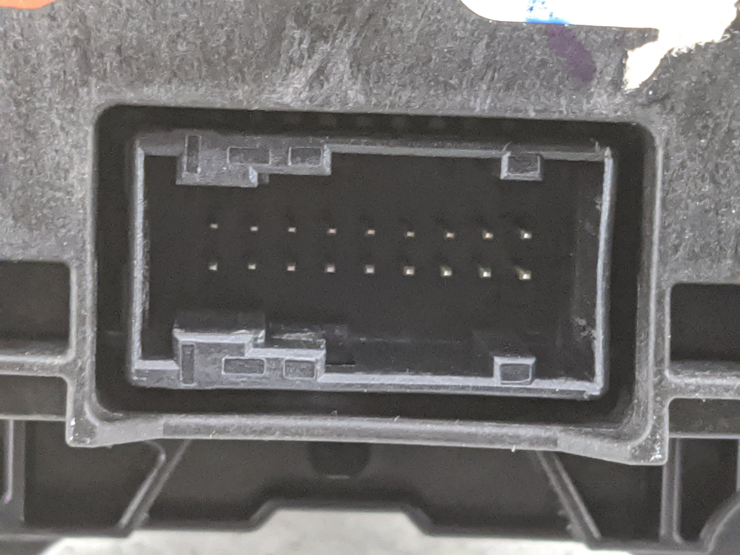 2021 Ford Explorer Floor Console Assembly Shifter 1478595 - Oemusedautoparts1.com