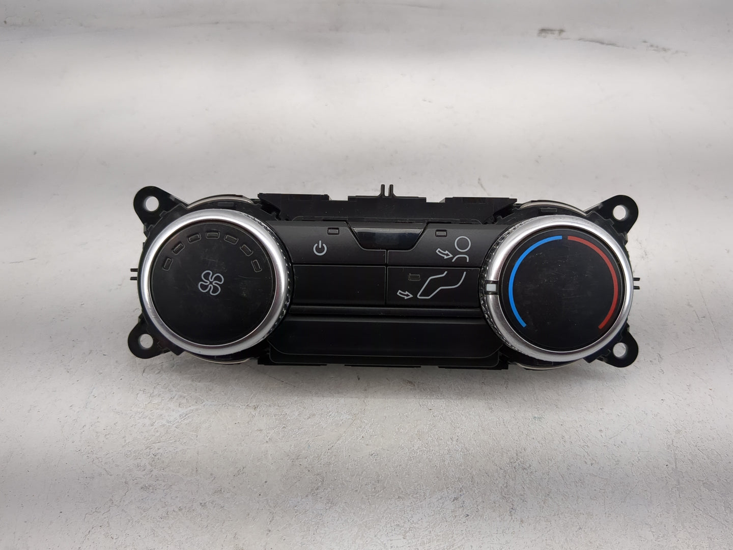 2021 Ford Explorer Climate Control Module Temperature AC/Heater Replacement P/N:0032951206 Fits OEM Used Auto Parts - Oemuse