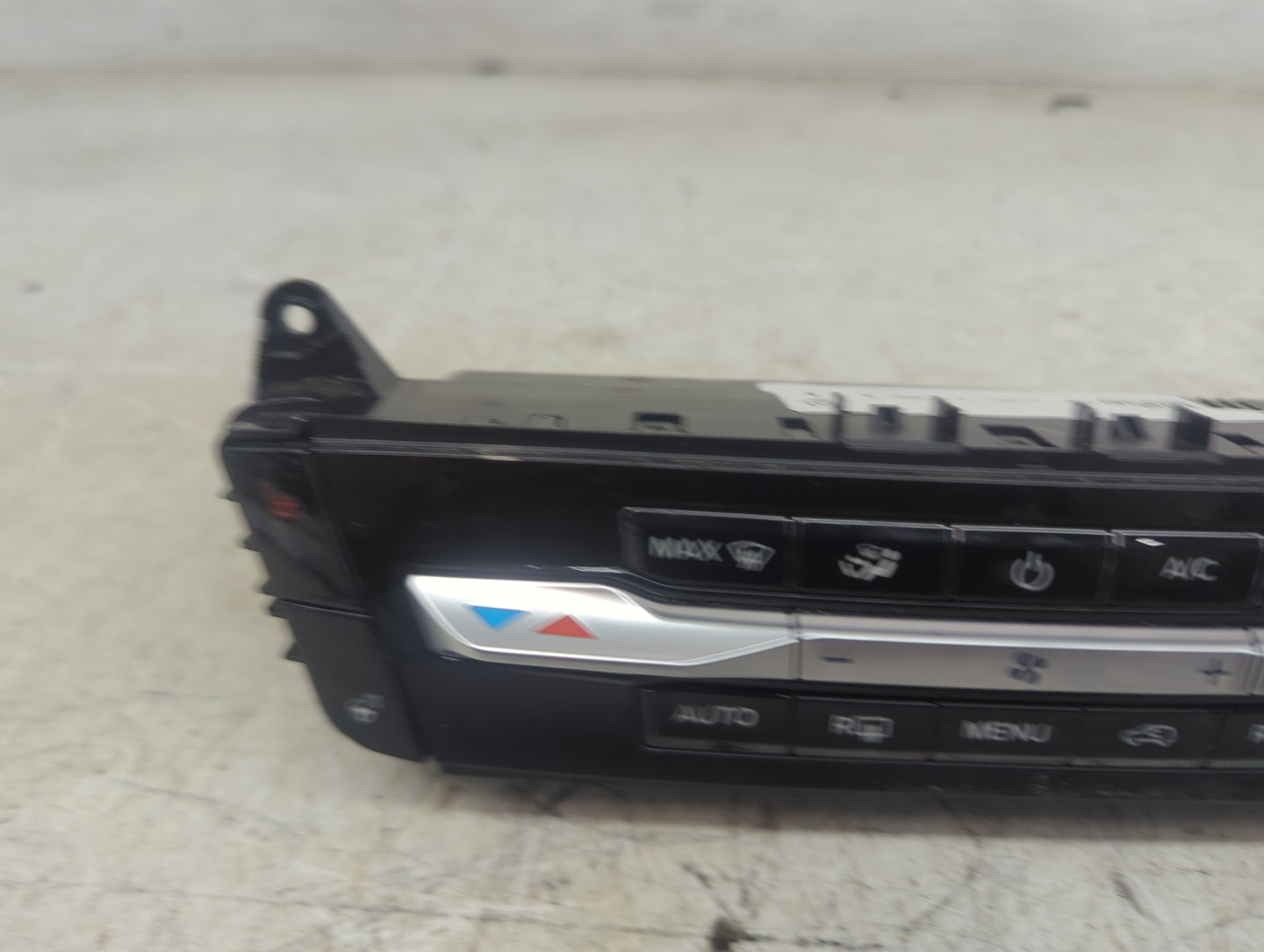 2021 Ford Explorer Climate Control Module Temperature AC/Heater Replacement P/N:LB5T-18C612-DG EWTCD, 18C612 Fits OEM Used A