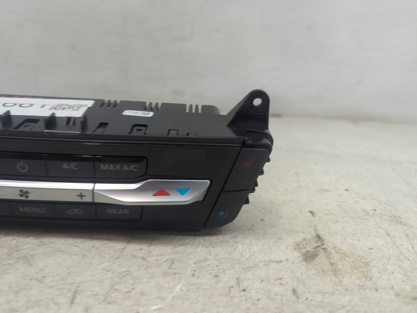 2021 Ford Explorer Climate Control Module Temperature AC/Heater Replacement P/N:LB5T-18C612-EG Fits OEM Used Auto Parts - Oe