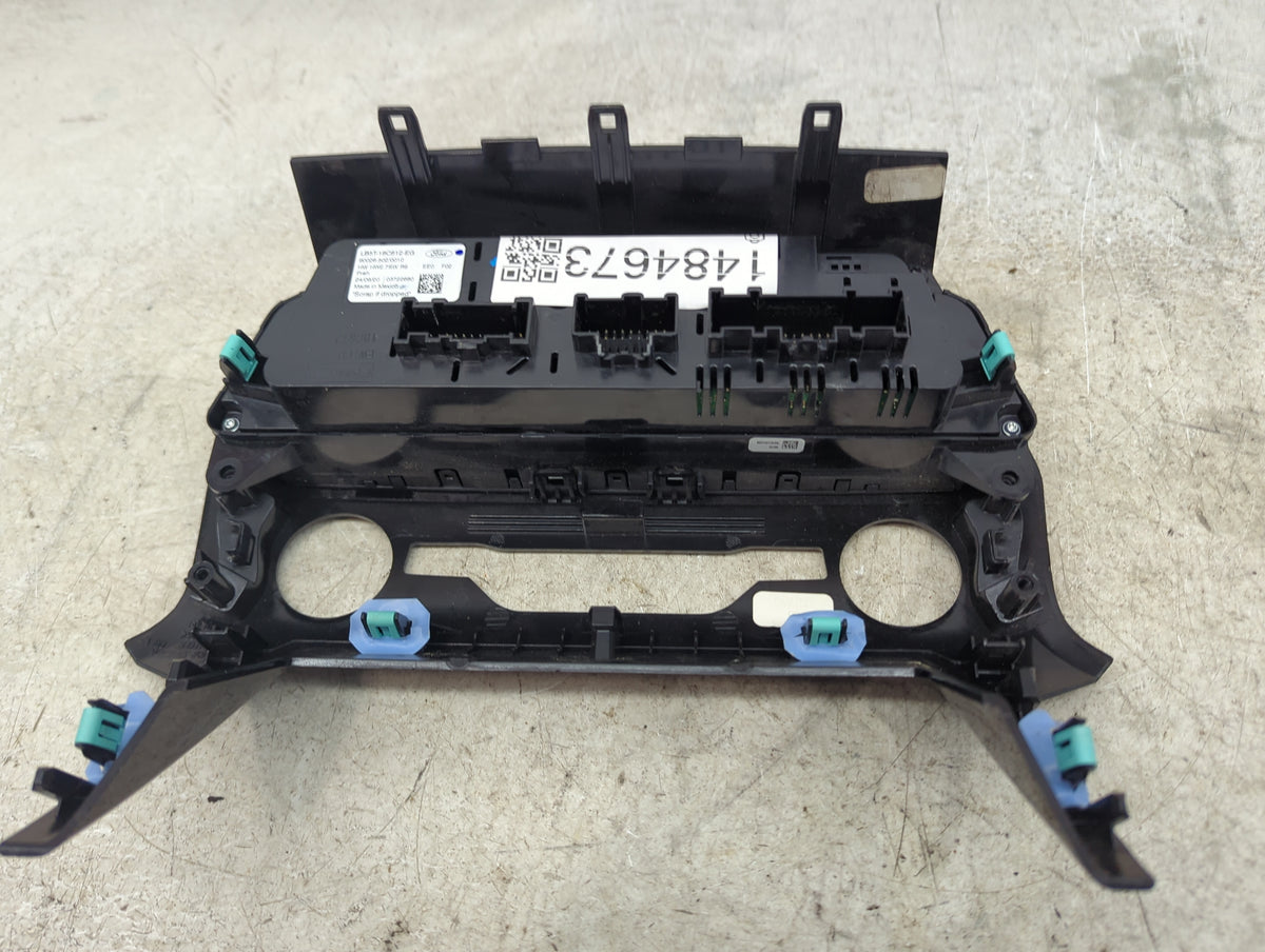 2021 Ford Explorer Climate Control Module Temperature AC/Heater Replacement P/N:LB5T-18C612-EG Fits OEM Used Auto Parts - Oe