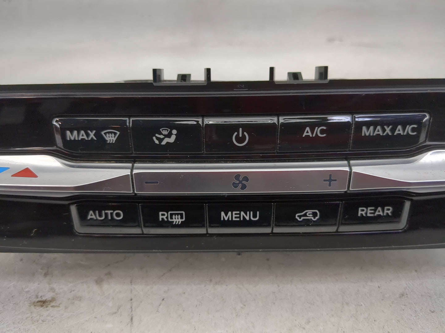2021 Ford Explorer Climate Control Module Temperature AC/Heater Replacement P/N:LB5T-18C612-EG Fits OEM Used Auto Parts - Oe