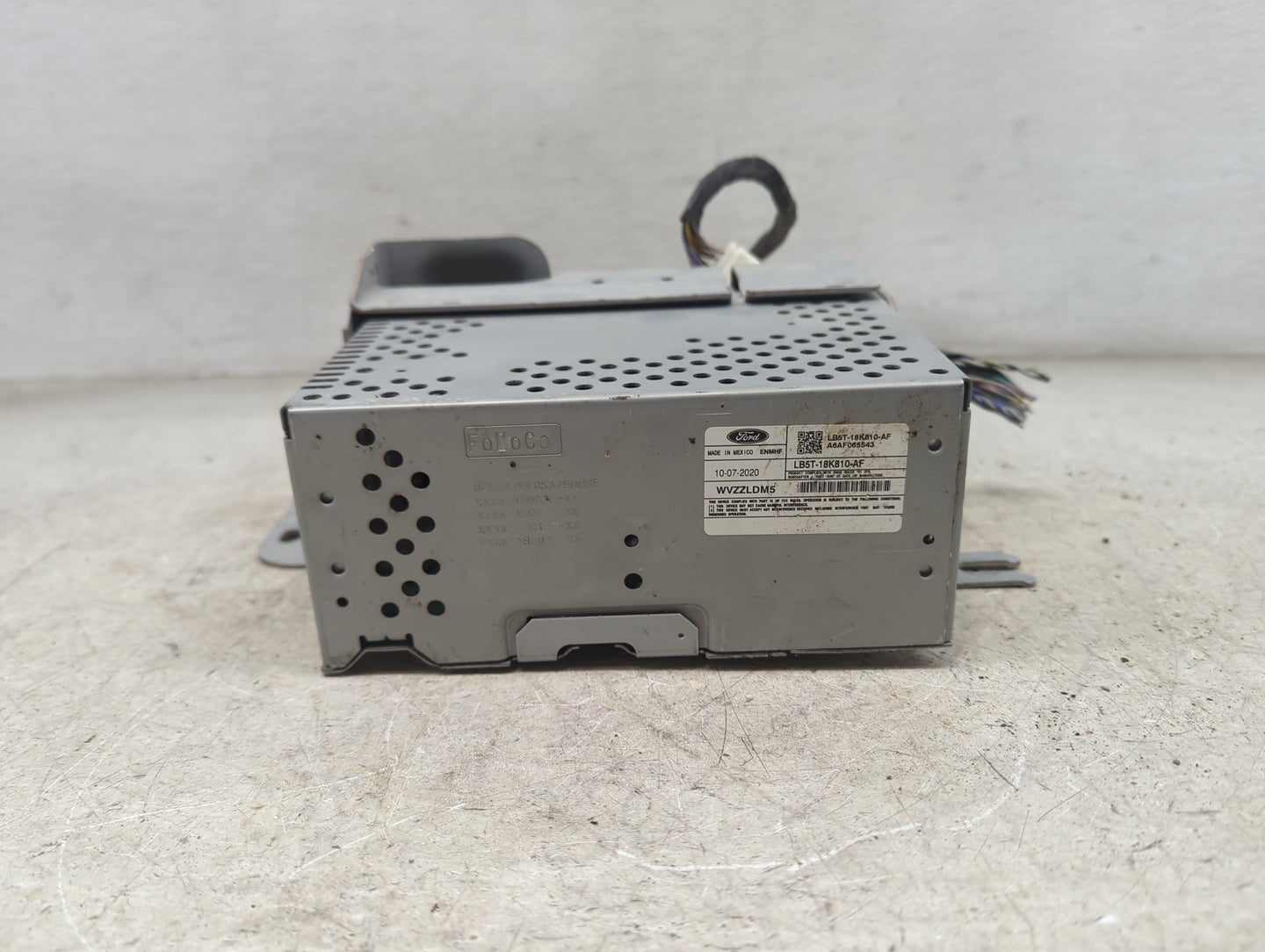 2021 Ford Explorer Radio AM FM Cd Player Receiver Replacement P/N:LB5T-18K810-AF LB5T-18C161-BA Fits OEM Used Auto Parts - O