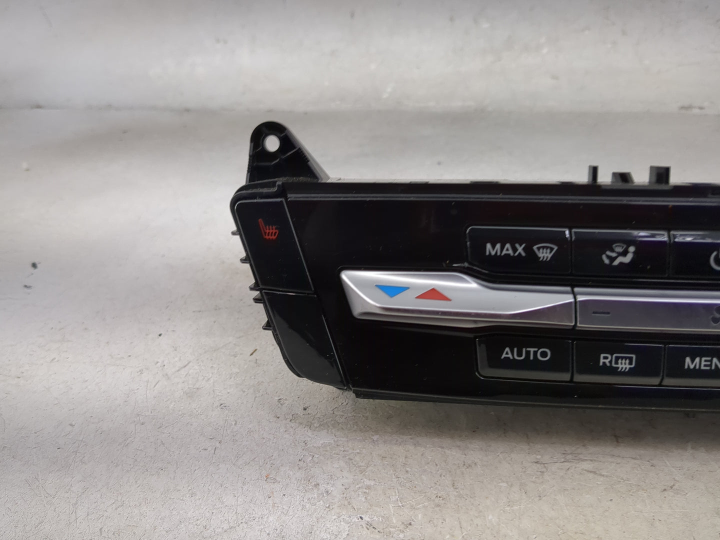 2021 Ford Explorer Climate Control Module Temperature AC/Heater Replacement P/N:MB5T-18C612-JA Fits OEM Used Auto Parts - Oe