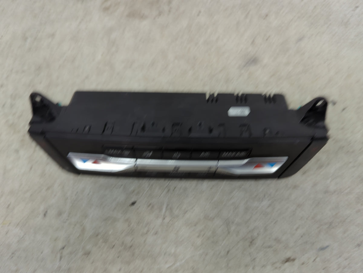 2020 Ford Explorer Climate Control Module Temperature AC/Heater Replacement P/N:LB5T-18C612-DG Fits OEM Used Auto Parts - Oe
