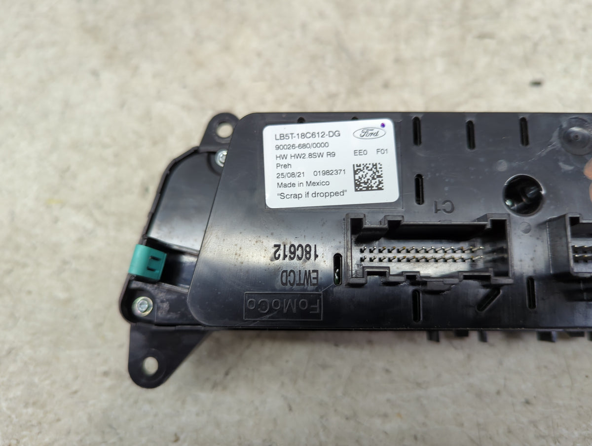 2020 Ford Explorer Climate Control Module Temperature AC/Heater Replacement P/N:LB5T-18C612-DG Fits OEM Used Auto Parts - Oe