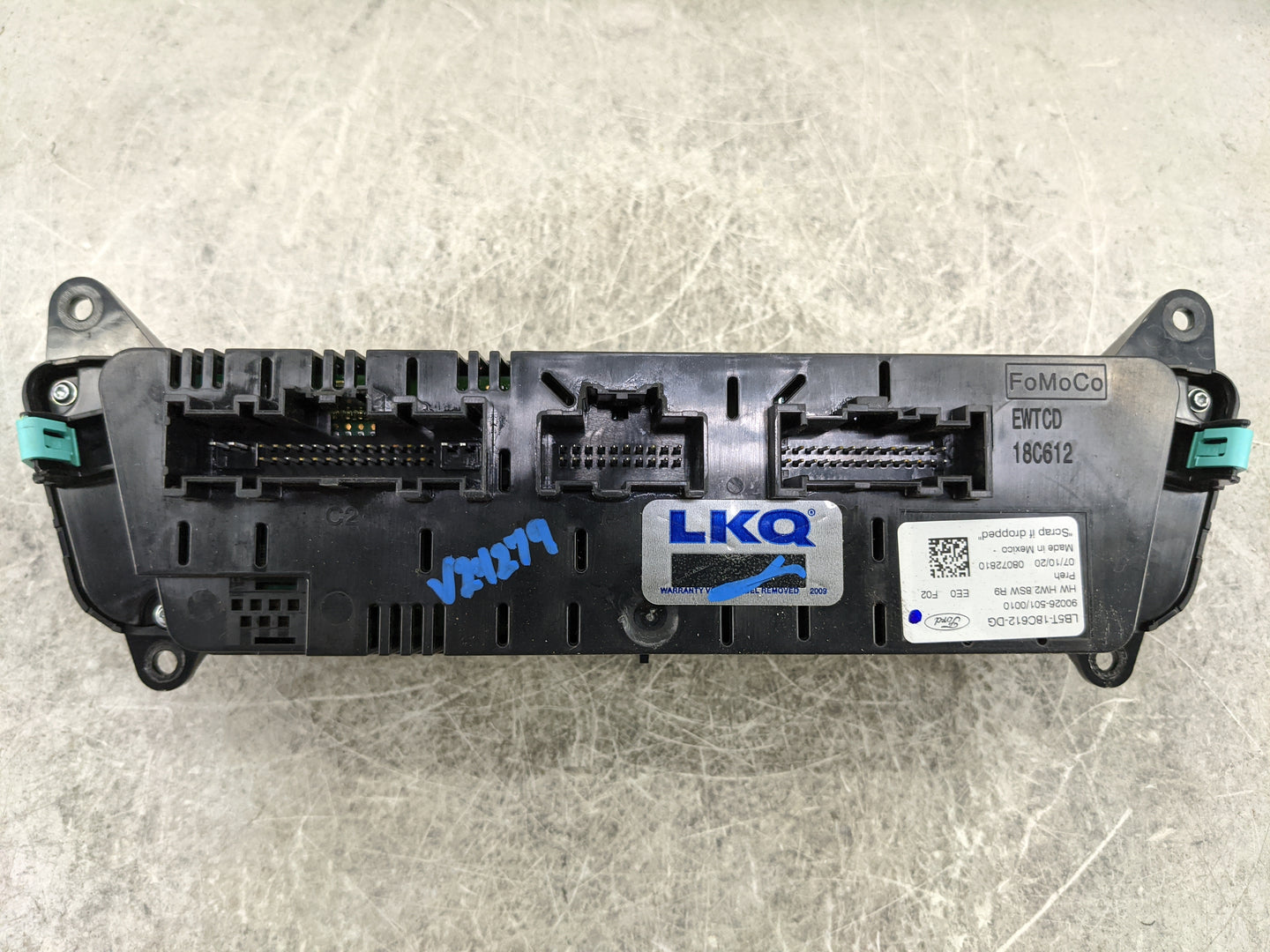 2021 Ford Explorer Climate Control Module Temperature AC/Heater Replacement P/N:LB5T-18C612-DG Fits OEM Used Auto Parts - Oe