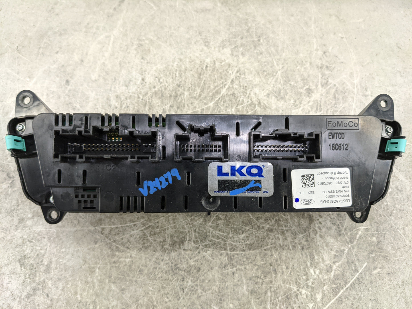 2021 Ford Explorer Climate Control Module Temperature AC/Heater Replacement P/N:LB5T-18C612-DG Fits OEM Used Auto Parts - Oe