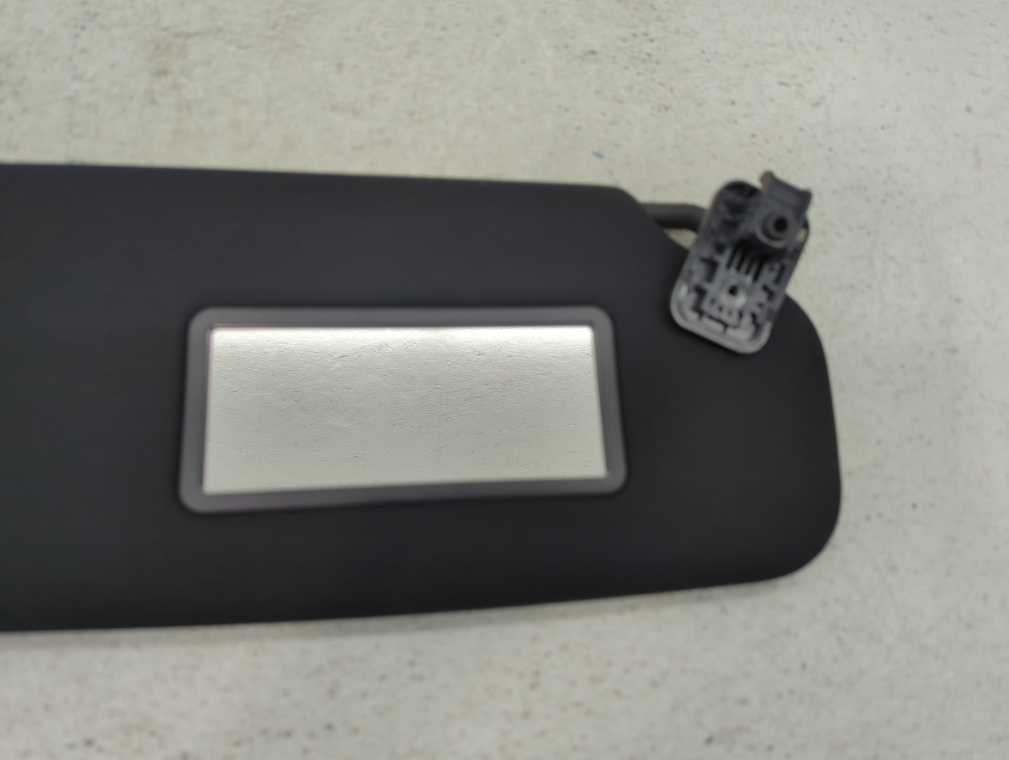 2021 Ford Explorer Sun Visor Shade Replacement Passenger Right Mirror Fits OEM Used Auto Parts - Oemusedautoparts1.com