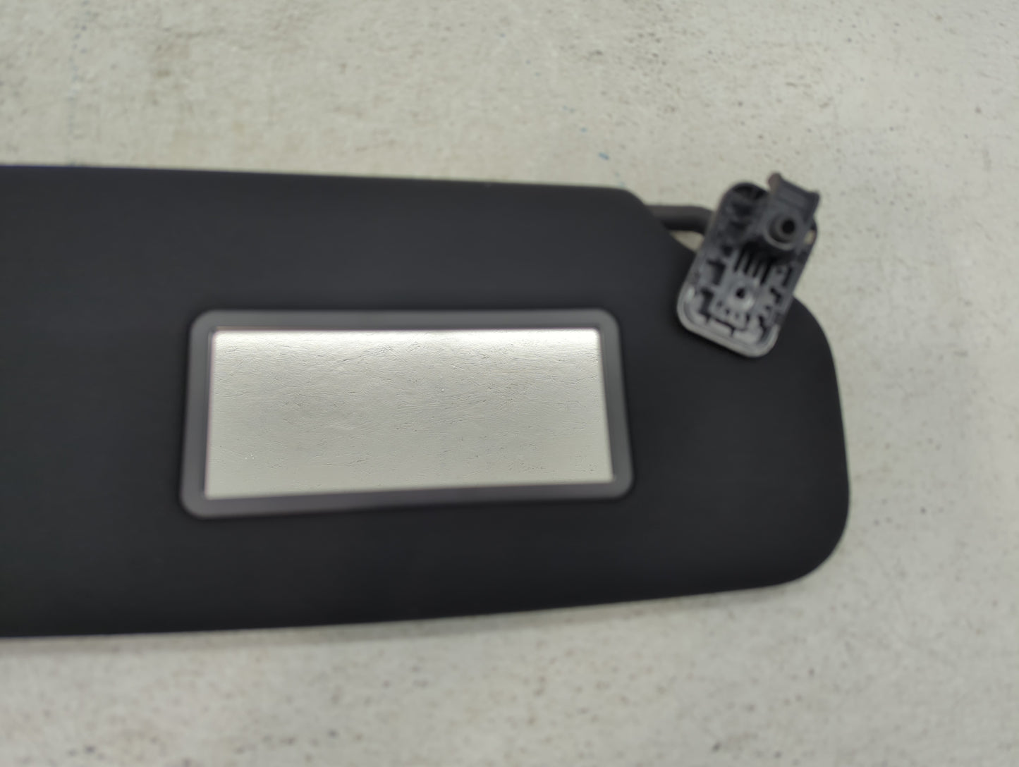 2021 Ford Explorer Sun Visor Shade Replacement Passenger Right Mirror Fits OEM Used Auto Parts - Oemusedautoparts1.com