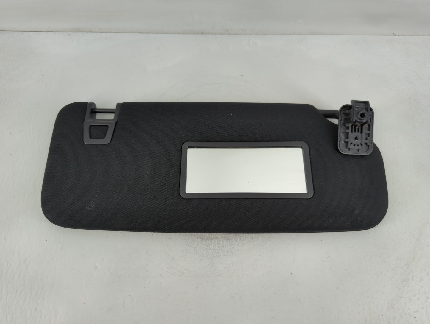 2021 Ford Explorer Sun Visor Shade Replacement Passenger Right Mirror Fits OEM Used Auto Parts - Oemusedautoparts1.com