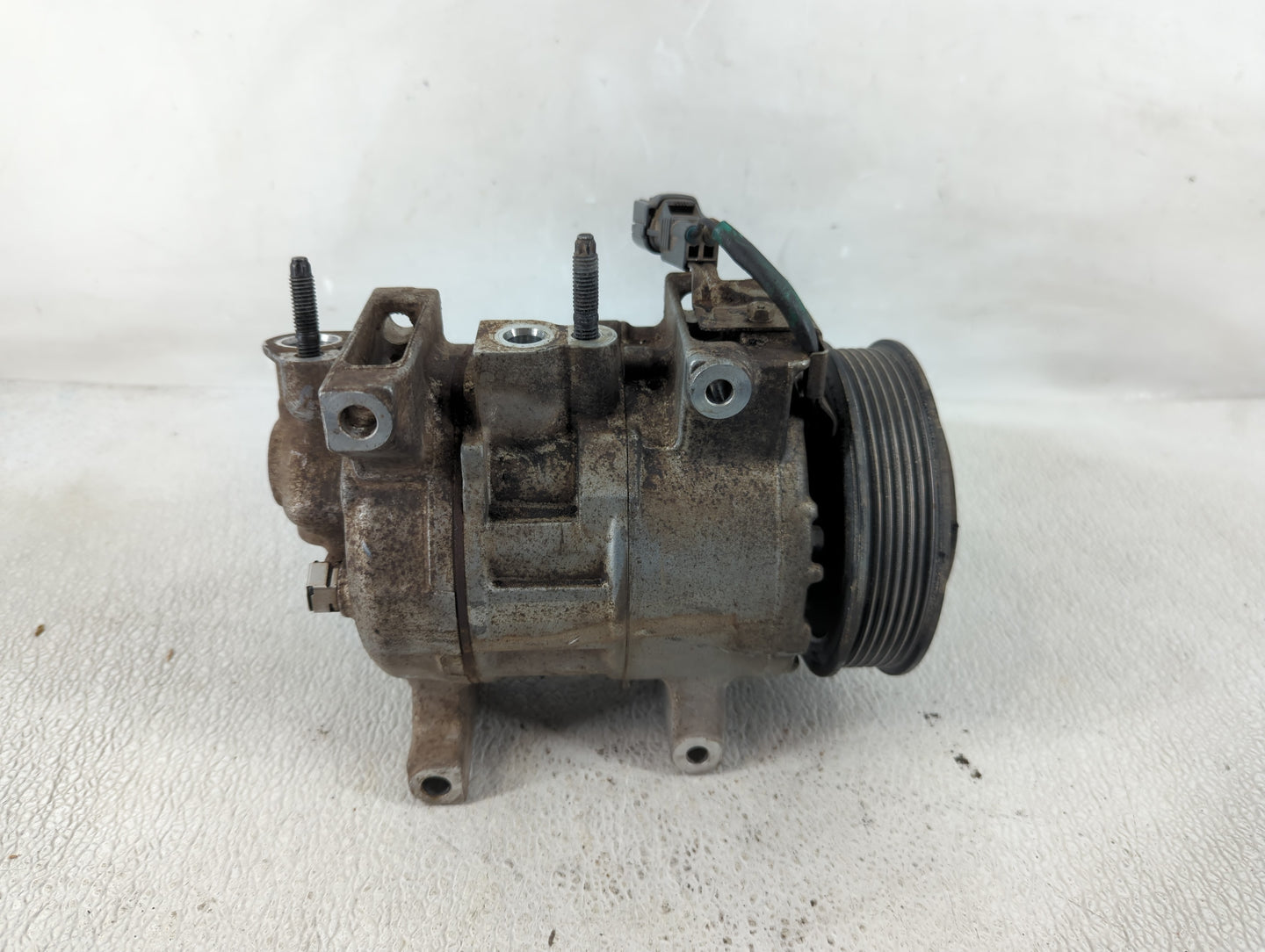 Ford F-150 Air Conditioning A/c Ac Compressor Oem - Oemusedautoparts1.com