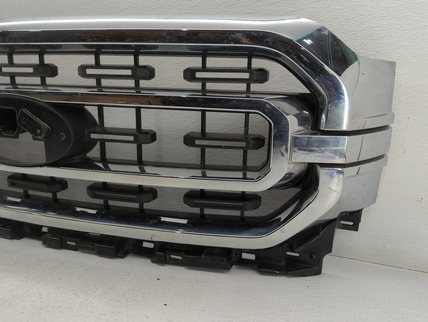 2021-2022 Ford F-150 Front Grille Bumper Not Included 778232 - Oemusedautoparts1.com
