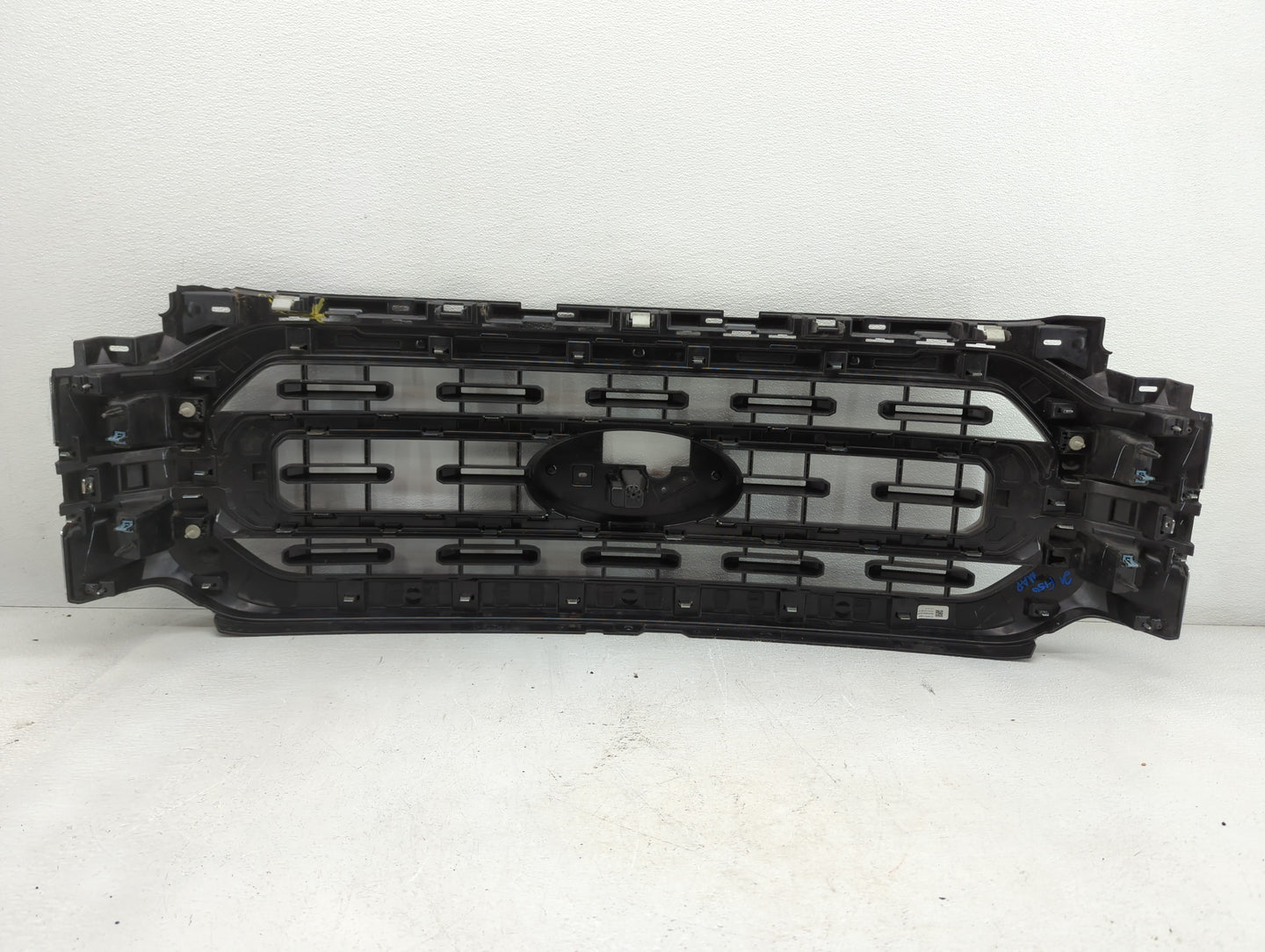 2021-2022 Ford F-150 Front Grille Bumper Not Included 778232 - Oemusedautoparts1.com