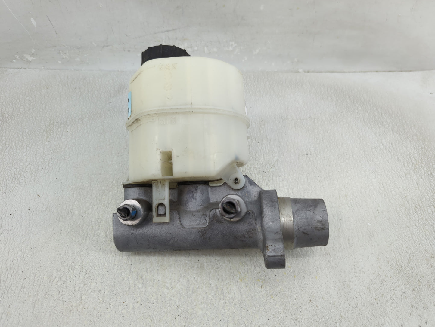 2017-2022 Ford F-350 Super Duty Brake Master Cylinder - Oemusedautoparts1.com
