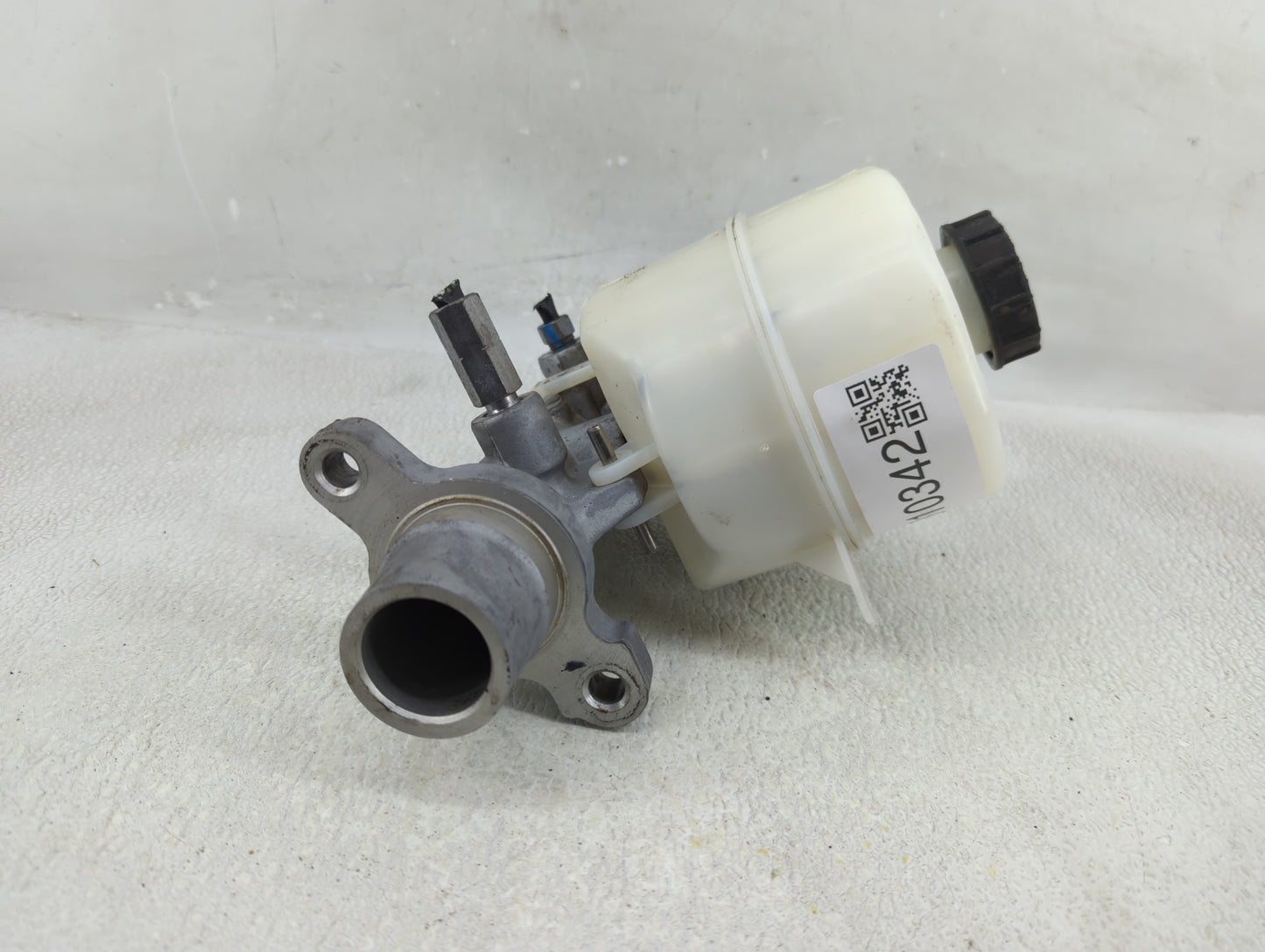 2017-2022 Ford F-350 Super Duty Brake Master Cylinder - Oemusedautoparts1.com