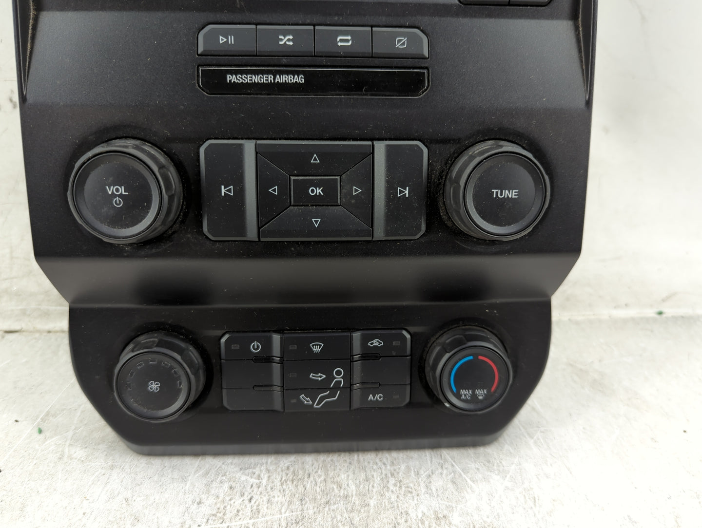 2021 Ford F350sd Radio Control Panel - Oemusedautoparts1.com