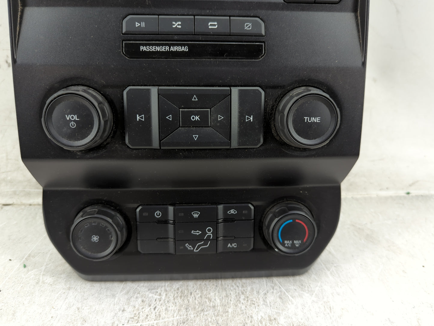 2021 Ford F350sd Radio Control Panel - Oemusedautoparts1.com