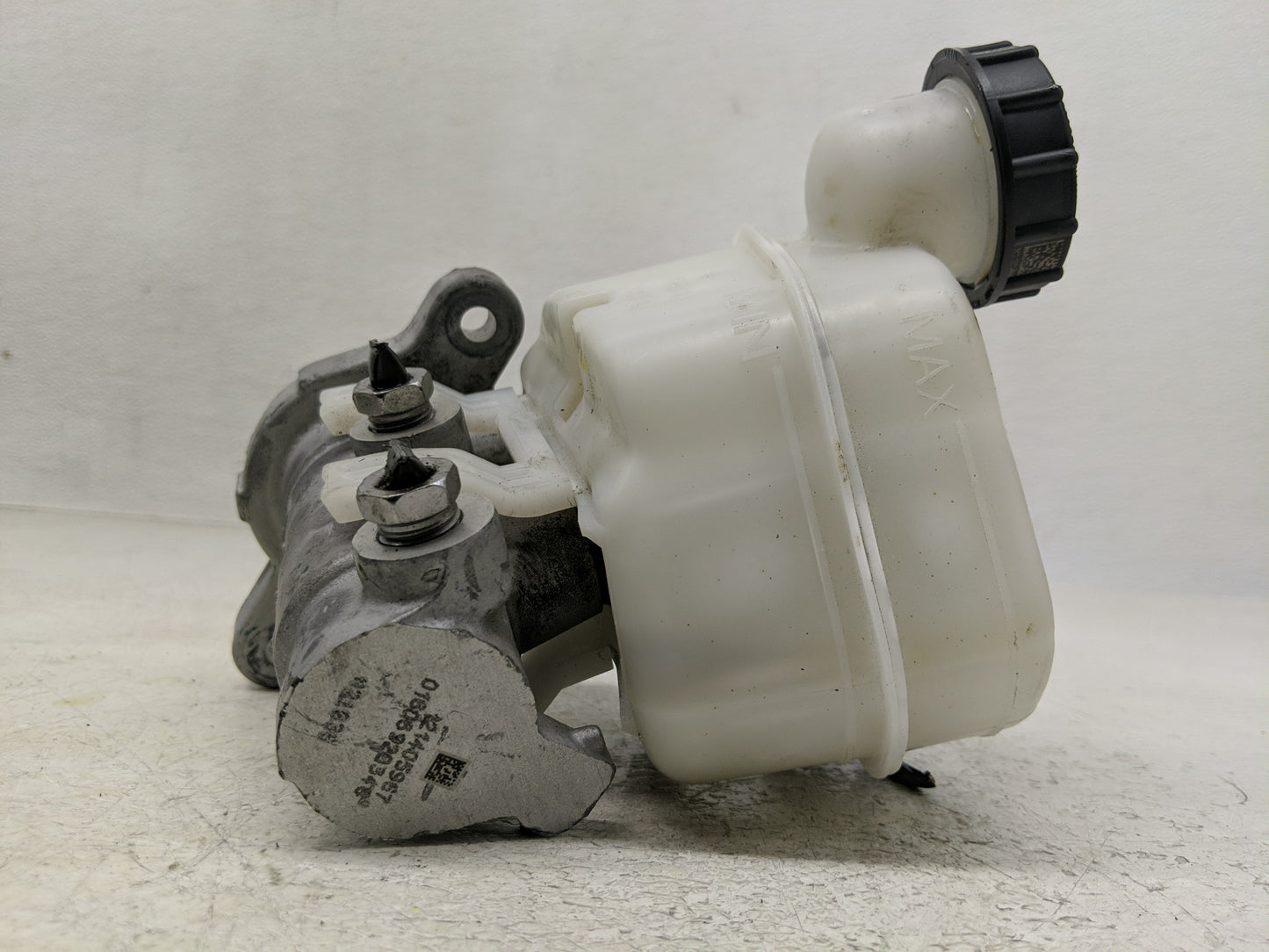 2015-2022 Ford Mustang Brake Master Cylinder - Oemusedautoparts1.com