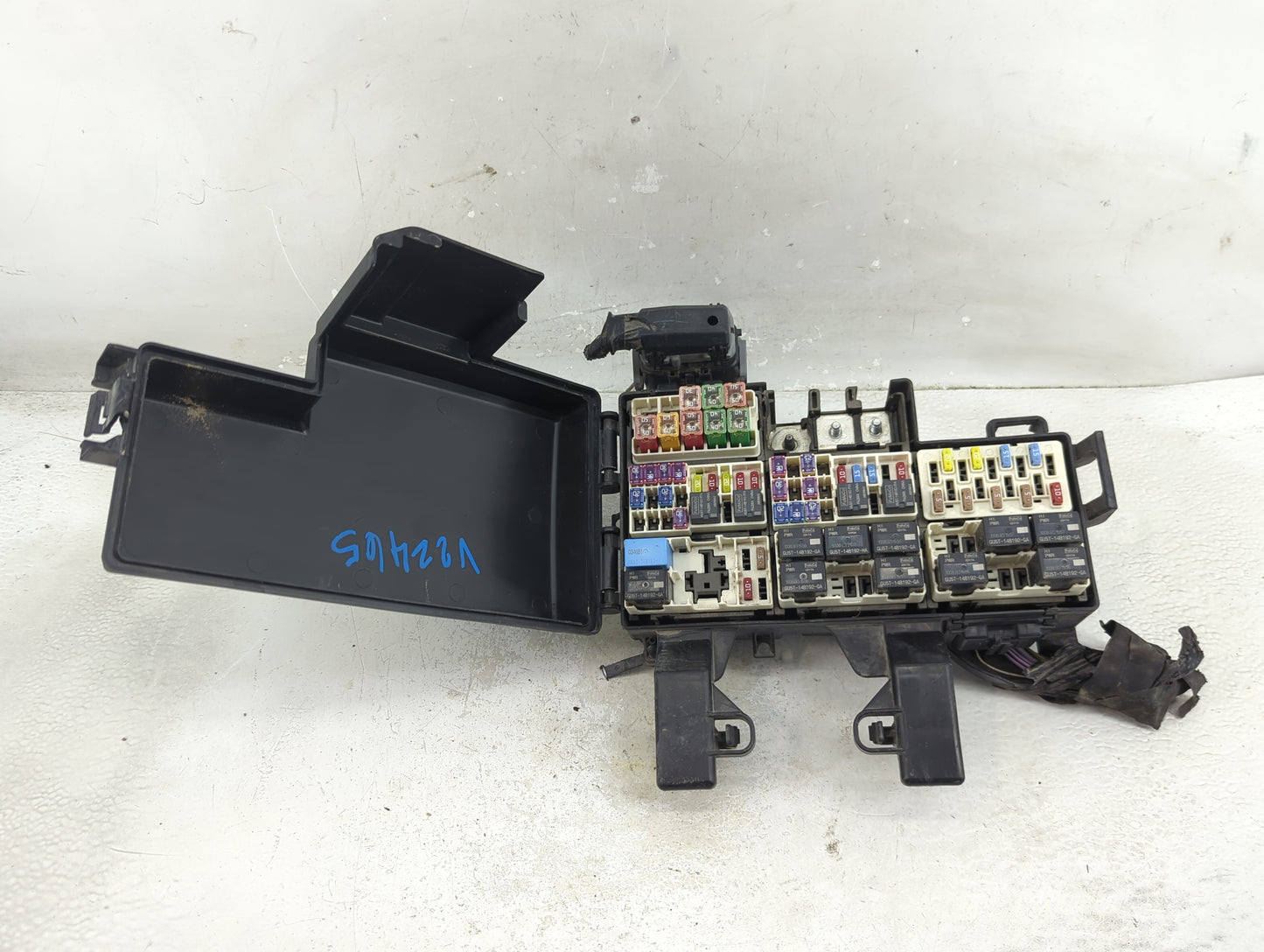 2021-2022 Ford Mustang Fusebox Fuse Box Panel Relay Module Fits Fits 2021 2022 OEM Used Auto Parts - Oemusedautoparts1.com