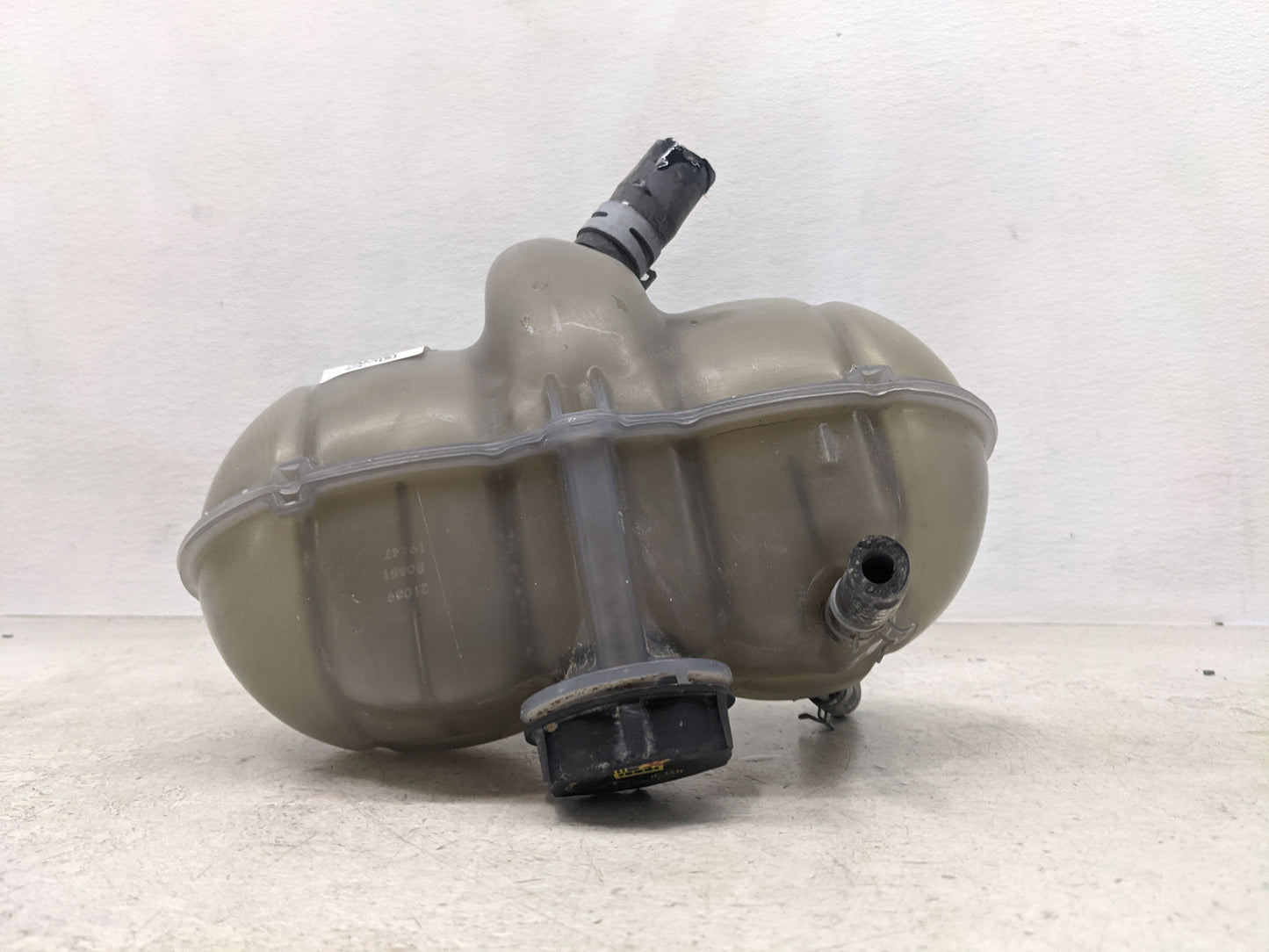 2021-2022 Ford Mustang Windshield Washer Fluid Reservoir Bottle Oem - Oemusedautoparts1.com