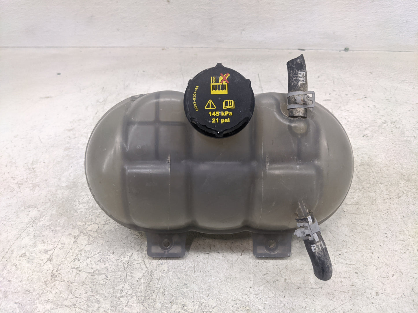 2021-2022 Ford Mustang Windshield Washer Fluid Reservoir Bottle Oem - Oemusedautoparts1.com