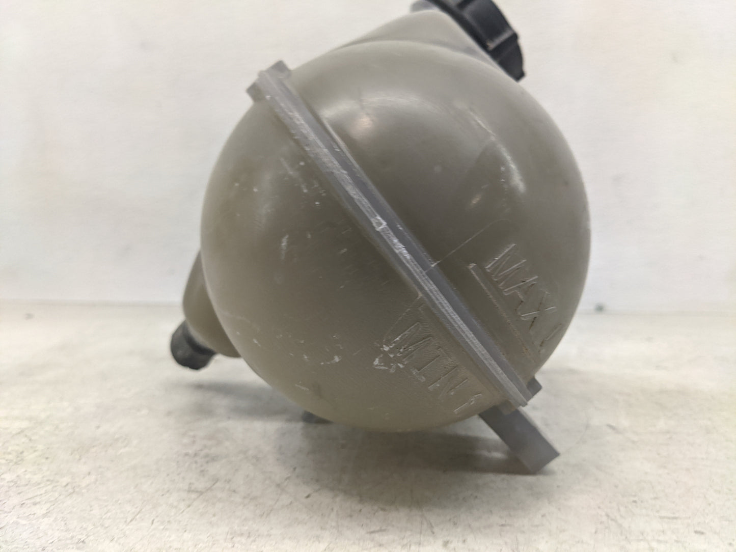 2021-2022 Ford Mustang Windshield Washer Fluid Reservoir Bottle Oem - Oemusedautoparts1.com