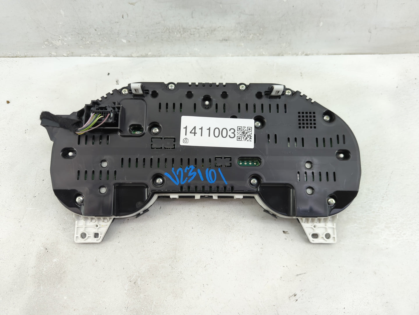 2021-2022 Ford Mustang Instrument Cluster Speedometer Gauges P/N:MR3T-10849-EB Miles: Fits Fits 2021 2022 OEM Used Auto Part