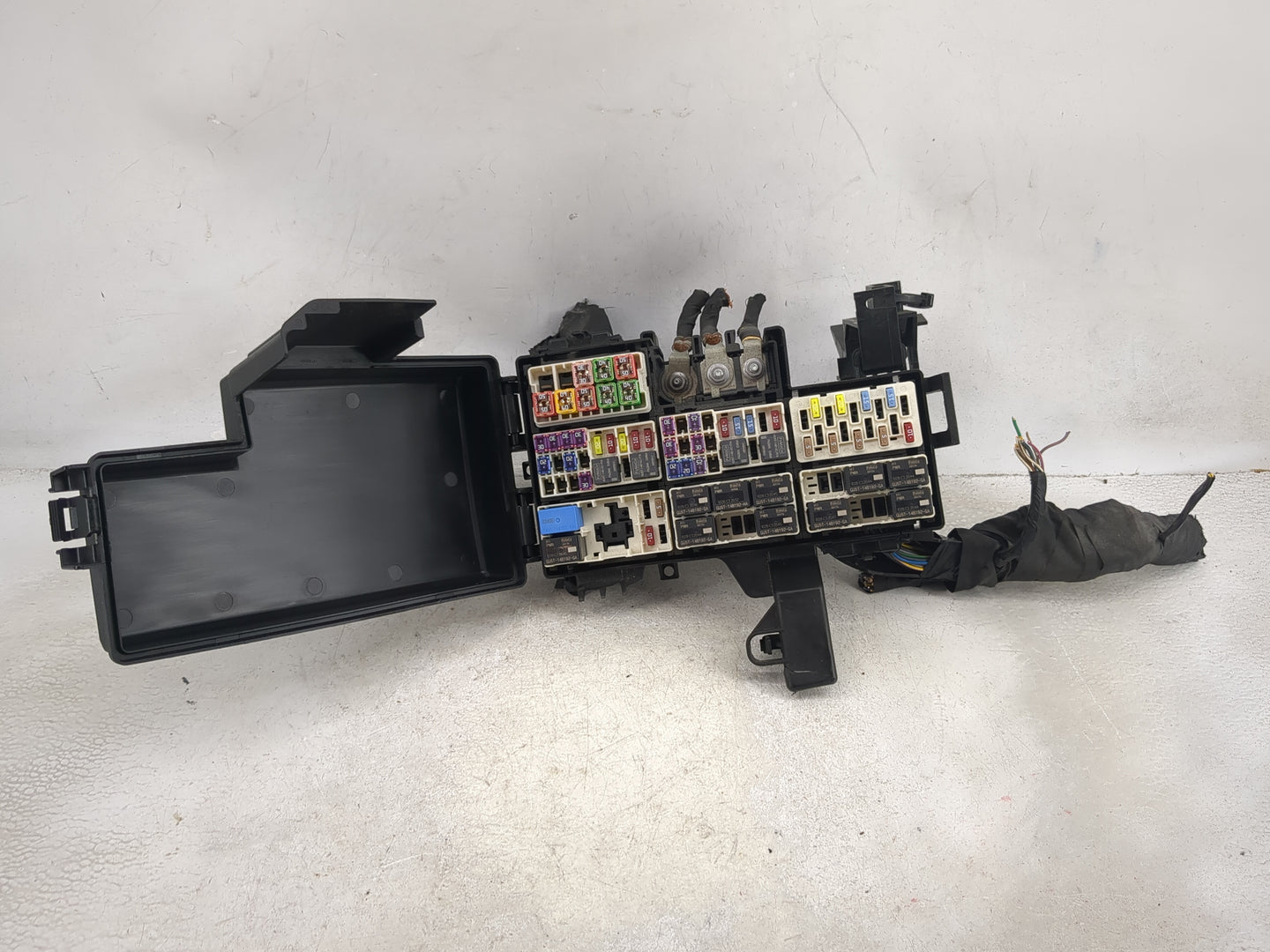 2021-2022 Ford Mustang Fusebox Fuse Box Panel Relay Module P/N:JU5T-14B192-GA K3B C3 2044, K3B C3 2052 Fits Fits 2021 2022 O