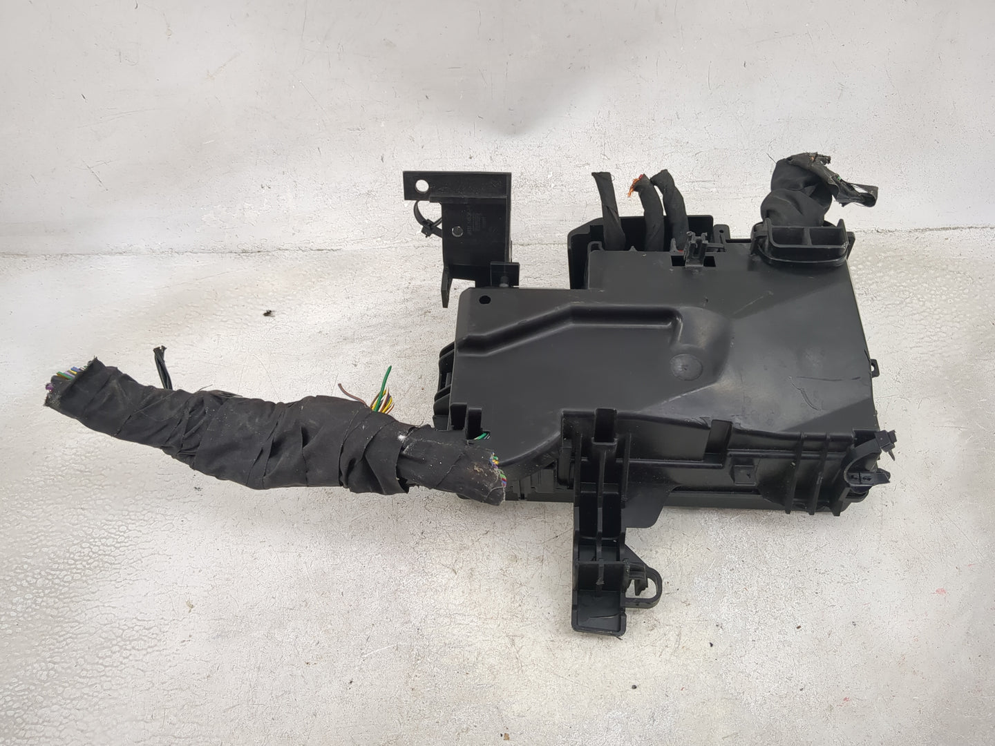 2021-2022 Ford Mustang Fusebox Fuse Box Panel Relay Module P/N:JU5T-14B192-GA K3B C3 2044, K3B C3 2052 Fits Fits 2021 2022 O