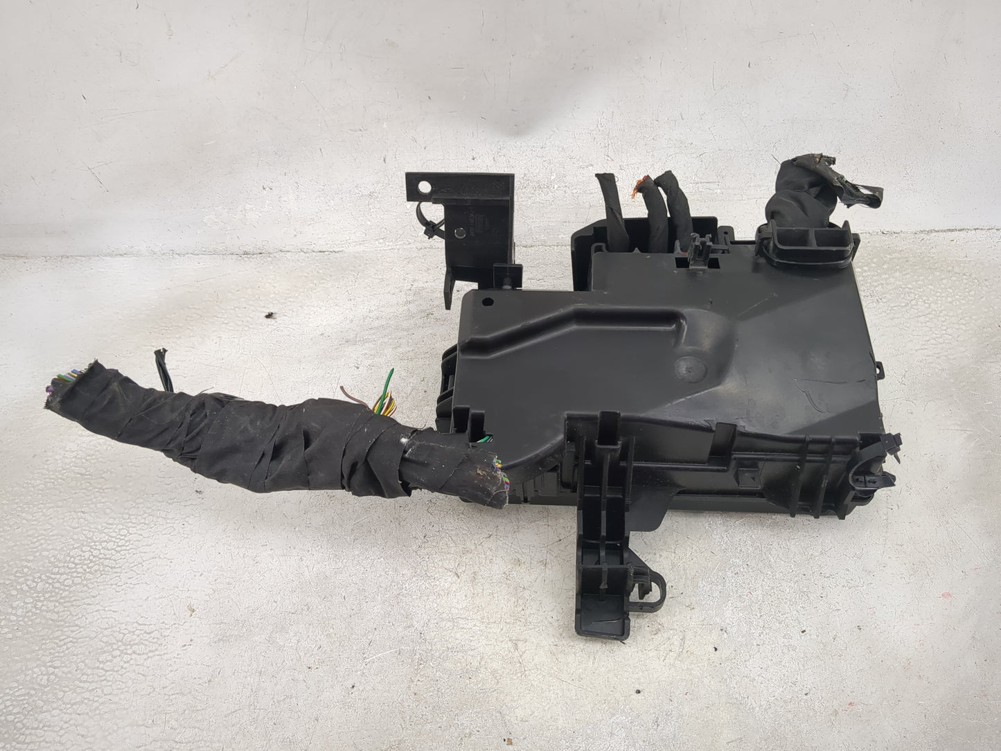 2021-2022 Ford Mustang Fusebox Fuse Box Panel Relay Module P/N:JU5T-14B192-GA K3B C3 2044, K3B C3 2052 Fits Fits 2021 2022 O