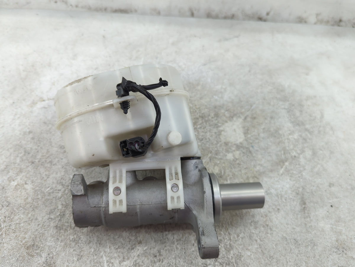 2015-2022 Ford Mustang Brake Master Cylinder 1511893 - Oemusedautoparts1.com