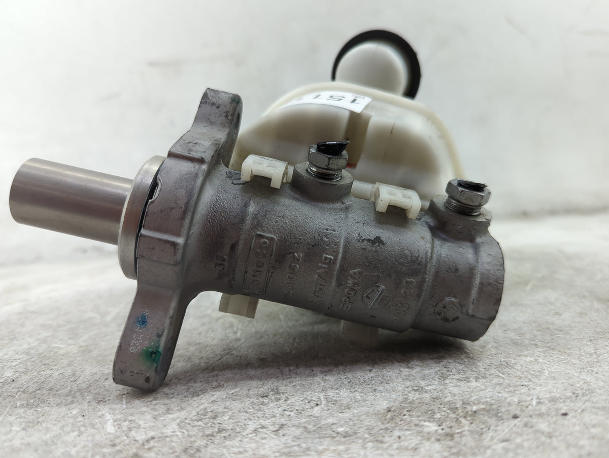 2015-2022 Ford Mustang Brake Master Cylinder 1511893 - Oemusedautoparts1.com