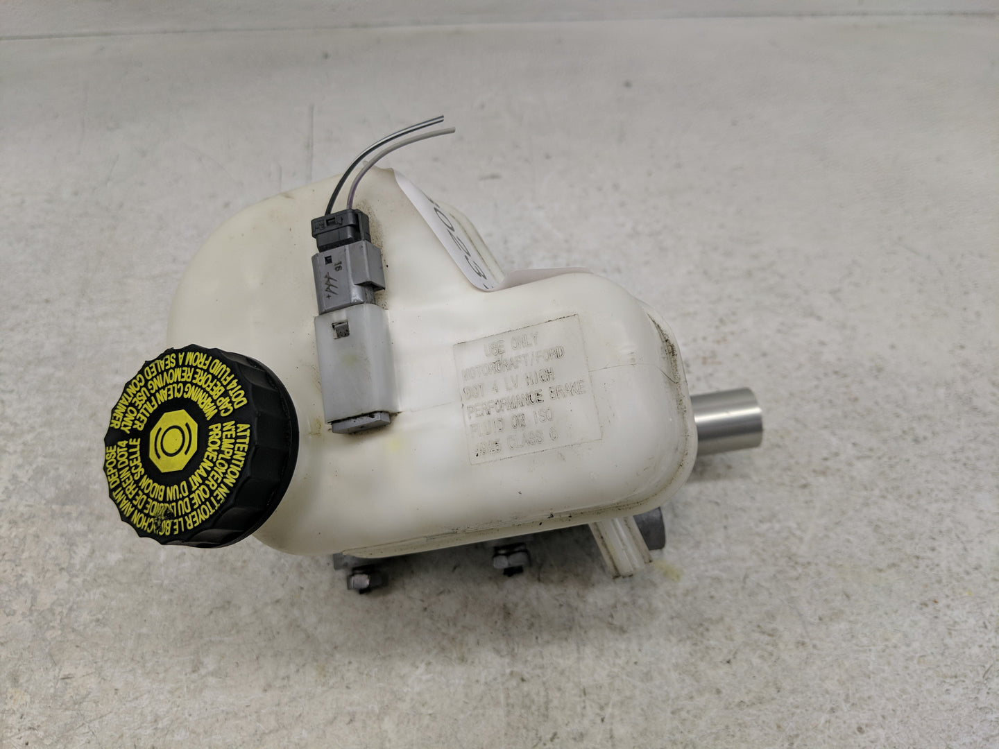2019-2022 Ford Ranger Brake Master Cylinder 1302376 - Oemusedautoparts1.com