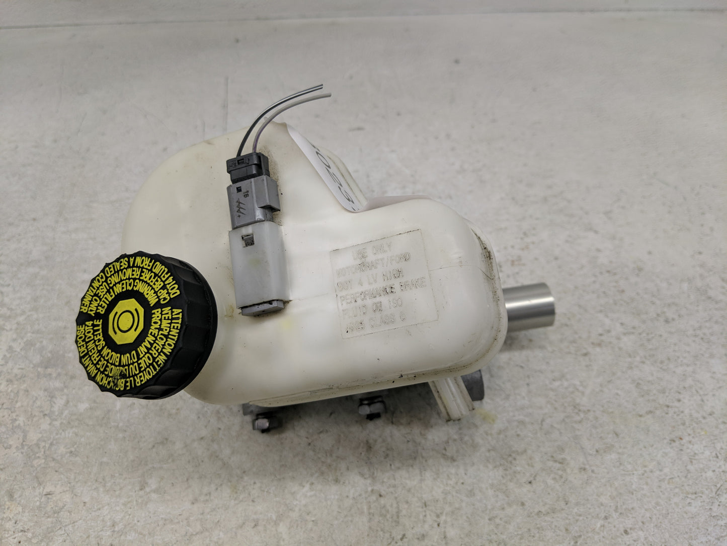 2019-2022 Ford Ranger Brake Master Cylinder 1302376 - Oemusedautoparts1.com