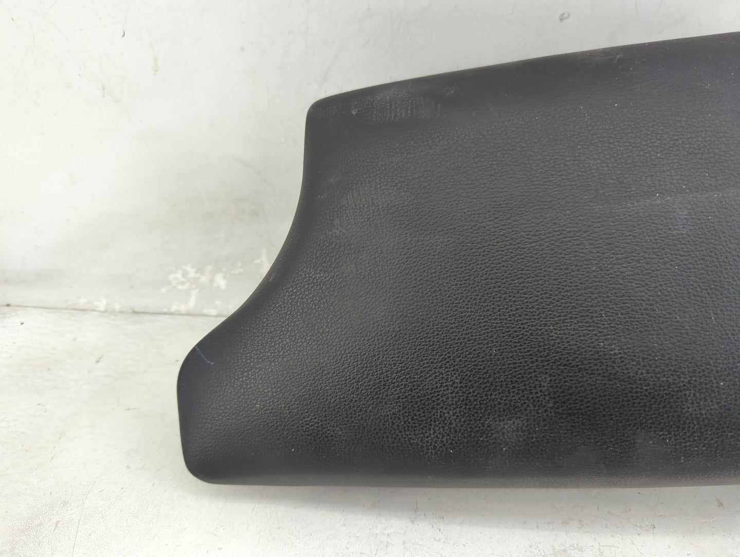 2021 Ford Ranger Center Console Armrest Cover Lid P/N:KB3B21045C74AC3ZHE KB3B-2104604-A Fits OEM Used Auto Parts - Oemusedau
