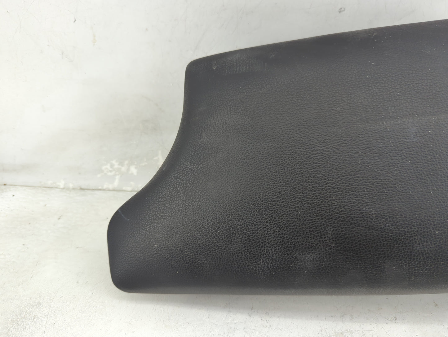 2021 Ford Ranger Center Console Armrest Cover Lid P/N:KB3B21045C74AC3ZHE KB3B-2104604-A Fits OEM Used Auto Parts - Oemusedau