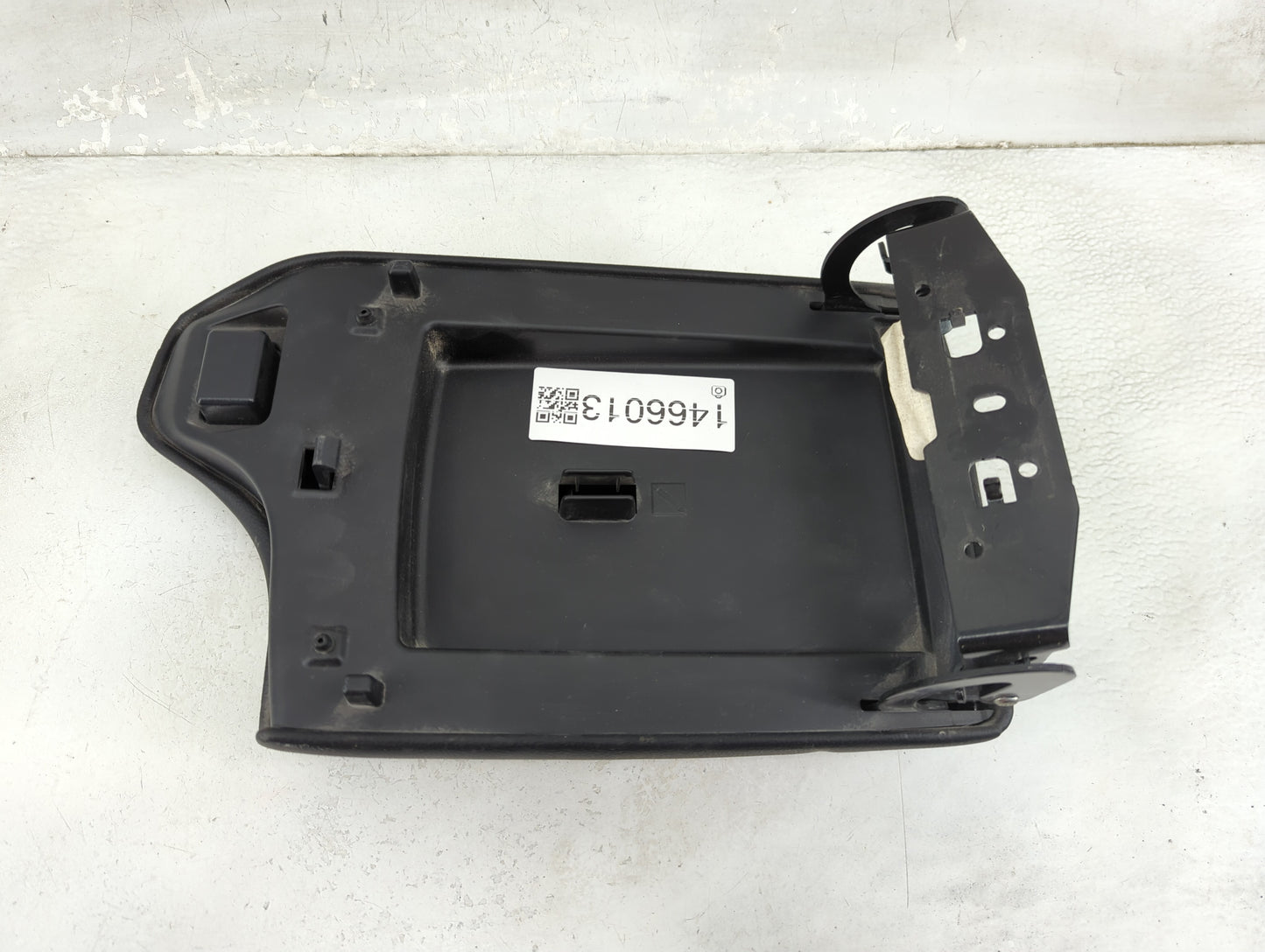 2021 Ford Ranger Center Console Armrest Cover Lid P/N:KB3B21045C74AC3ZHE KB3B-2104604-A Fits OEM Used Auto Parts - Oemusedau